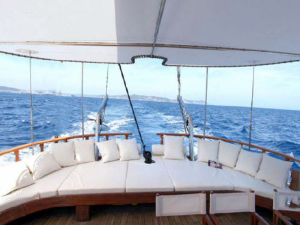 Renting of Schooner Adara in Barcelona | Sailing BCN
