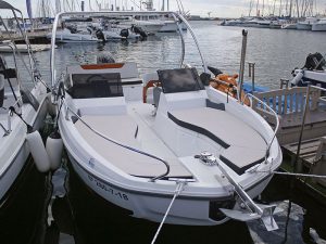 Location de fantastique bateau Ã  moteur Ã  Barcelone | Sailing BCN