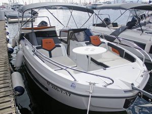 Location de bateau Ã  moteur Ã  Barcelone | Sailing BCN
