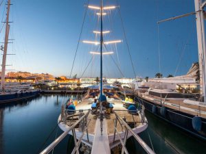 Renting of Schooner Casa Nostre in Barcelona | Sailing BCN
